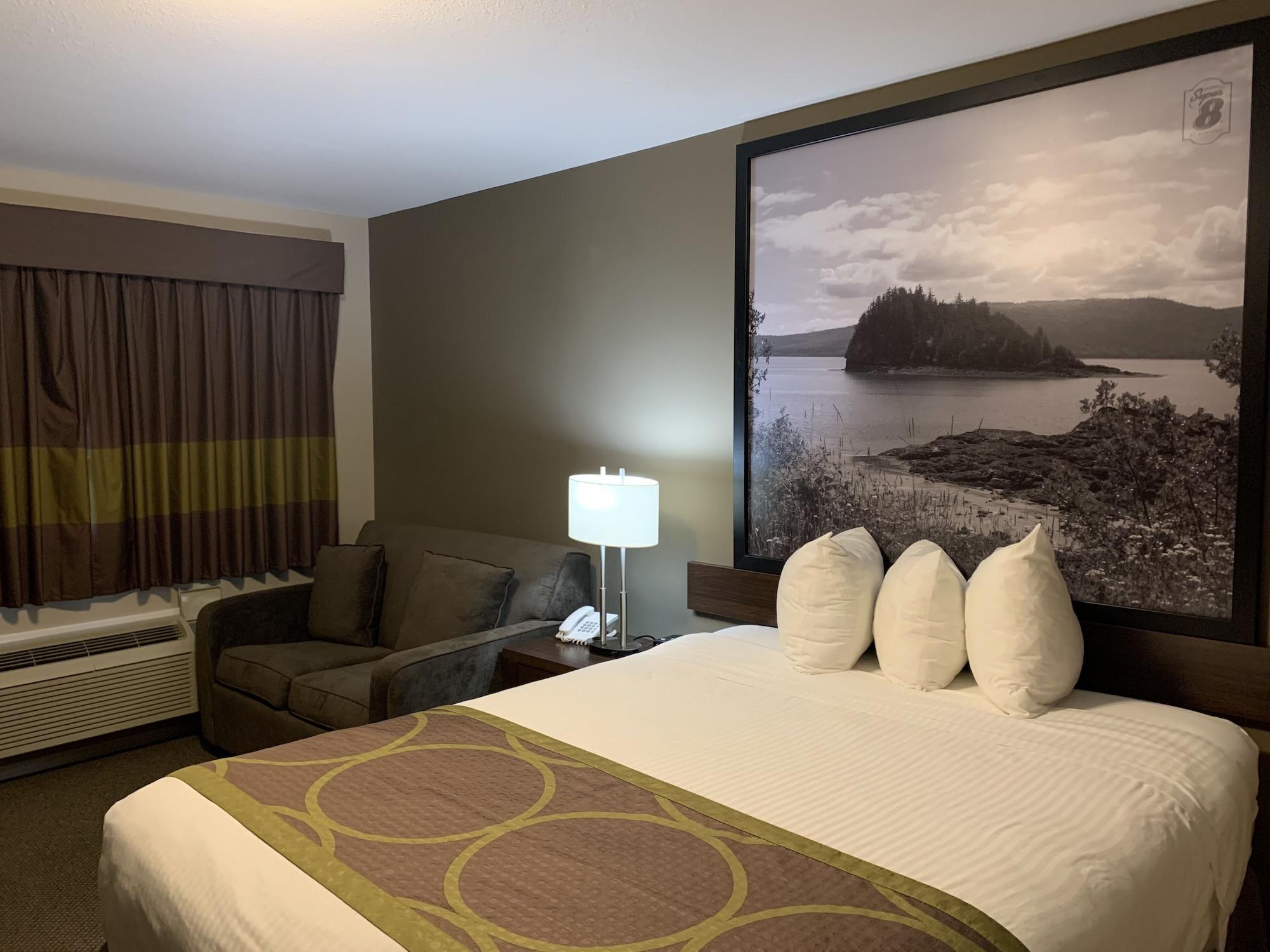 Super 8 By Wyndham Courtenay Courtenay