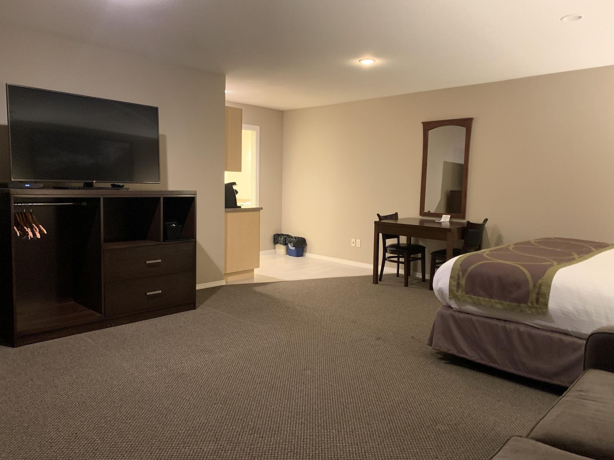 Super 8 By Wyndham Courtenay Courtenay