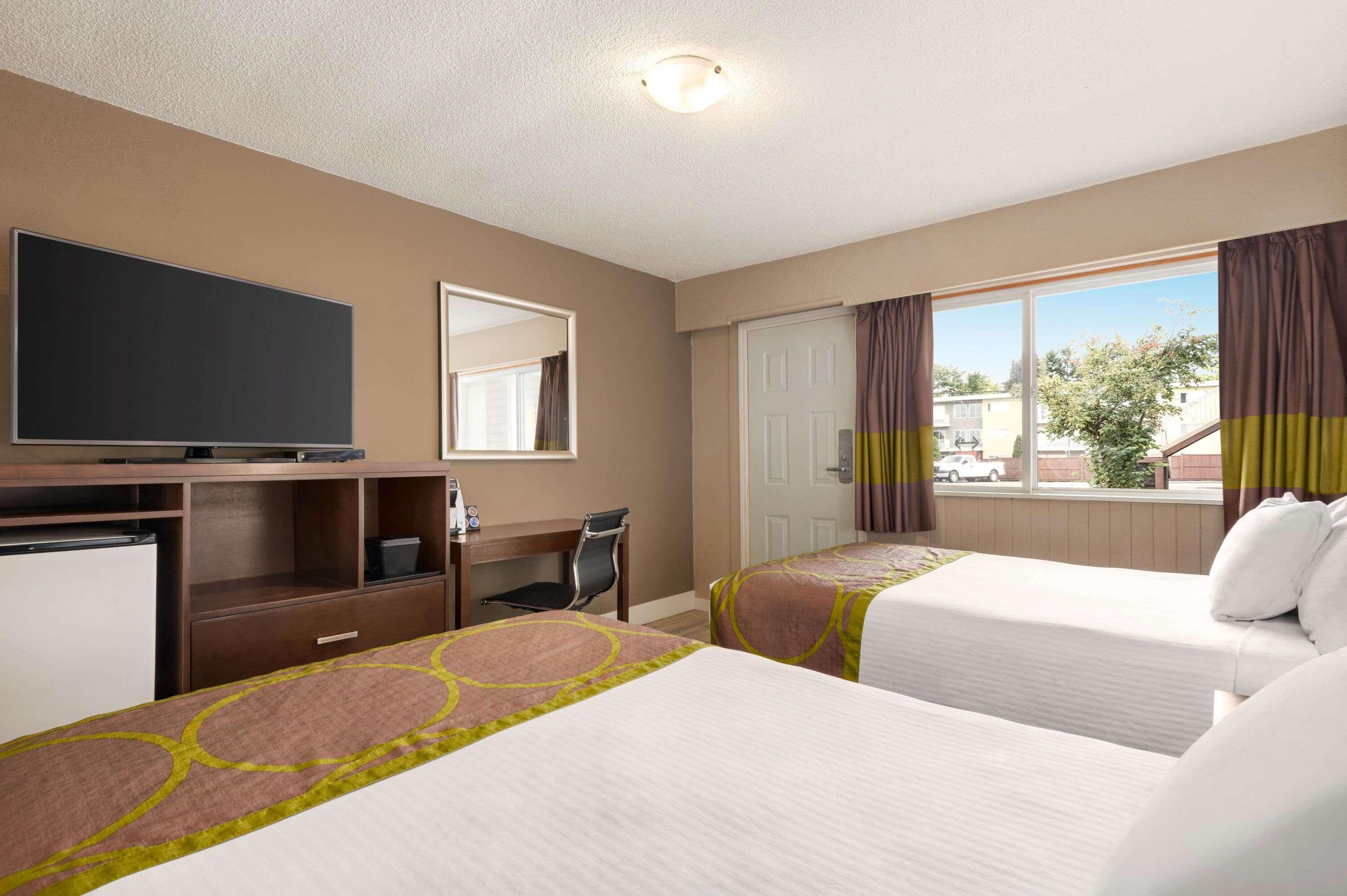 Super 8 By Wyndham Courtenay