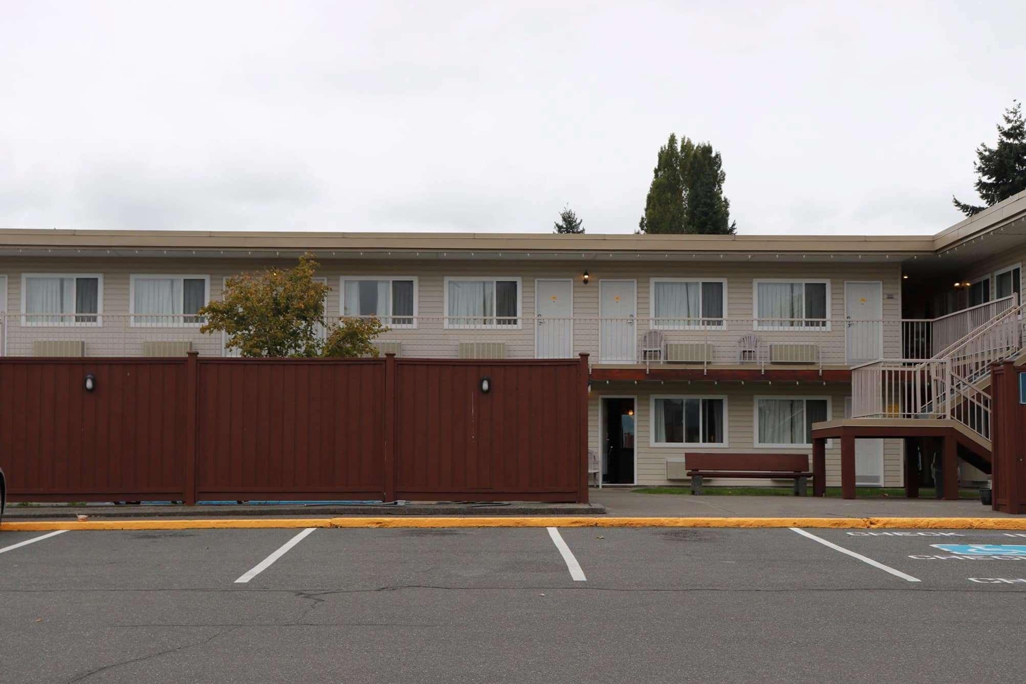 Super 8 By Wyndham Courtenay Inn
