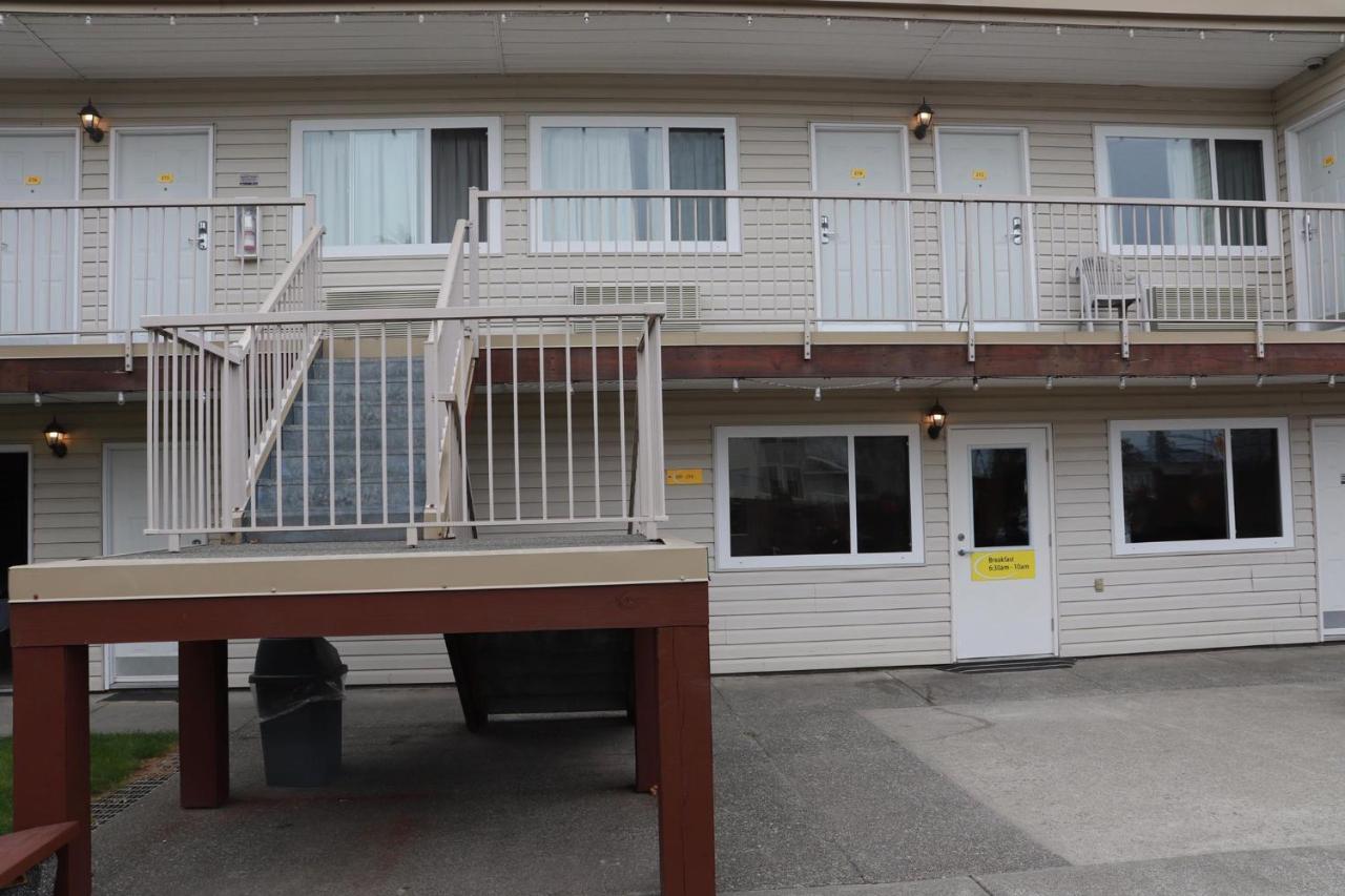 Inn Super 8 By Wyndham Courtenay 2*