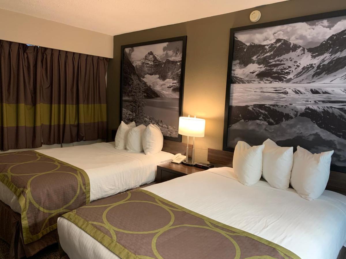 Super 8 By Wyndham Courtenay Inn